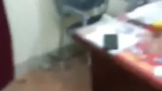 نظارات وأثداء كبيرة: مشهد بورنو صريح