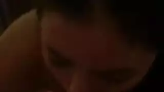 ميلي ميلون تمص قضيباً كبيراً: الآسيوية تحب القضبان الضخمة