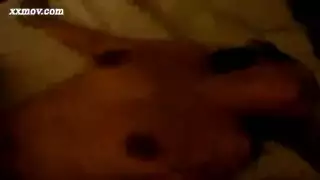 شقراء جذابة تدعو شابين أسودين لتحقيق خيال جنسي مثلث