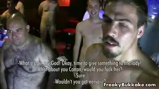 مراهقة محتاجة للمال وتتوق للقضيب تأخذه كبيرًا في كسها الرطب وطيزها