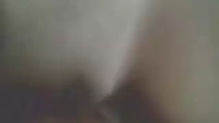 سوريه حبيبها يلعبلها بكسا في السياره