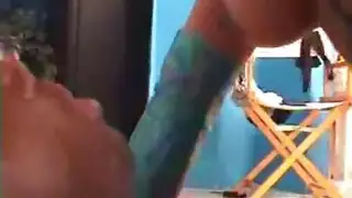 فم هذا الشاب الموهوب يستفز قبل رحلة جنسية جامحة