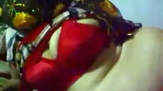 زوجة مصرية محمرة الوجه تُصور وهي تأخذ جماع شرجي عميق