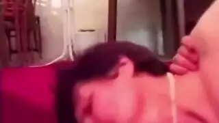 فتى يمارس العادة السرية بعضو