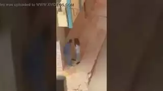 نيك تحرش علني: شاب عربي يقدم جنسًا قاسيًا