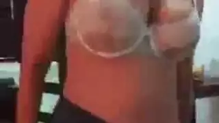 أفلام إباحية ليالي عربية الراقصة تمارس الجنس مع المعجبين